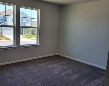 9717 Grapevine Leaf Dr - Photo Thumbnail 10