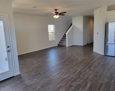 9717 Grapevine Leaf Dr - Photo Thumbnail 7