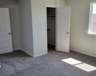 9717 Grapevine Leaf Dr - Photo Thumbnail 17