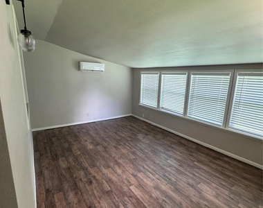 2004 Brazos Ave - Photo Thumbnail 7