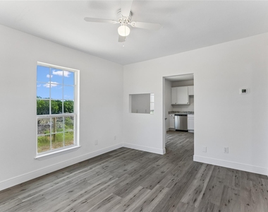 255 Foothill Rd - Photo Thumbnail 4