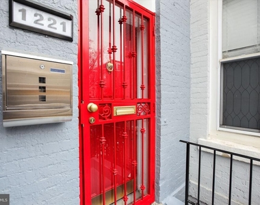 1221 I Street Ne - Photo Thumbnail 4