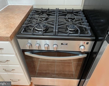 2800 Wisconsin Avenue Nw - Photo Thumbnail 2