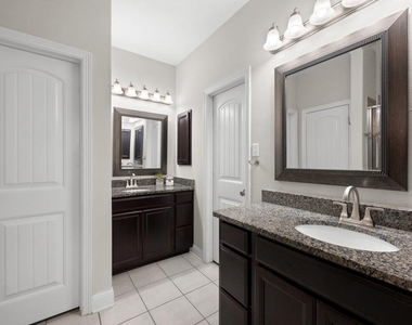 18404 Deleon Bayou Ln - Photo Thumbnail 12