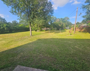 606 Trinity St - Photo Thumbnail 21