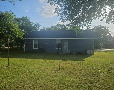 606 Trinity St - Photo Thumbnail 20