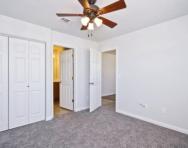 332 Trestle Tree St - Photo Thumbnail 5