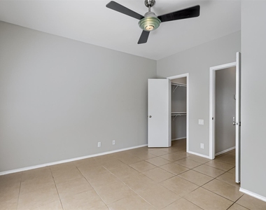 802 S 1st St - Photo Thumbnail 7