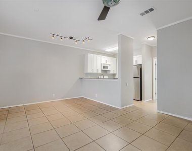 802 S 1st St - Photo Thumbnail 2