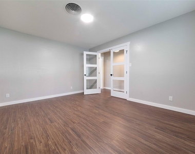 11603 Oak Trl - Photo Thumbnail 10
