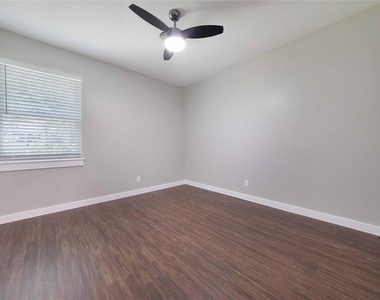 11603 Oak Trl - Photo Thumbnail 18