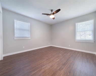 11603 Oak Trl - Photo Thumbnail 17