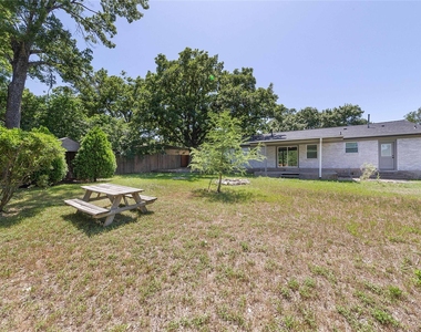 11603 Oak Trl - Photo Thumbnail 23