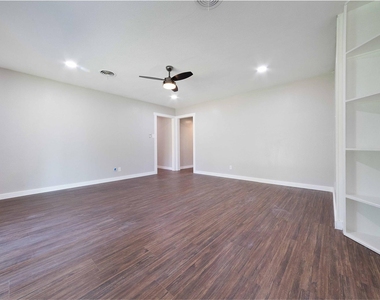 11603 Oak Trl - Photo Thumbnail 13