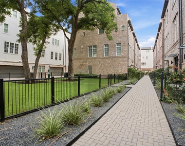 1411 Town Creek Dr - Photo Thumbnail 20