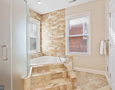 215 T Street Ne - Photo Thumbnail 15