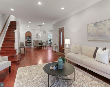 215 T Street Ne - Photo Thumbnail 2