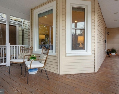 215 T Street Ne - Photo Thumbnail 1
