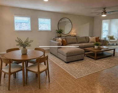 410 Holiday Creek Ln - Photo Thumbnail 15