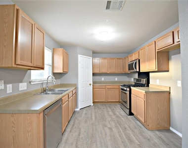 802 Rubles Ct - Photo Thumbnail 8