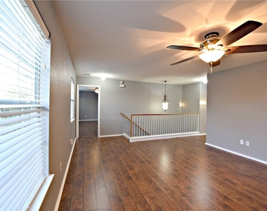 802 Rubles Ct - Photo Thumbnail 11