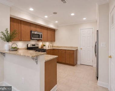 35 Rhode Island Avenue Nw - Photo Thumbnail 4