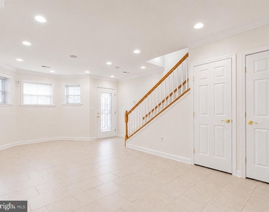 35 Rhode Island Avenue Nw - Photo Thumbnail 1