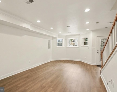 35 Rhode Island Avenue Nw - Photo Thumbnail 6