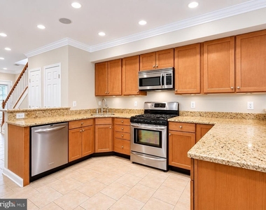 35 Rhode Island Avenue Nw - Photo Thumbnail 3