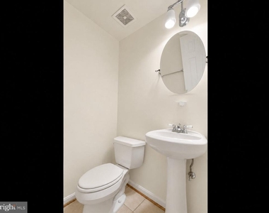 35 Rhode Island Avenue Nw - Photo Thumbnail 7