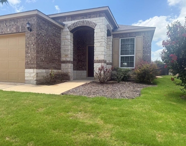 352 Martha Dr - Photo Thumbnail 3