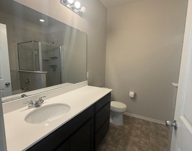 352 Martha Dr - Photo Thumbnail 18