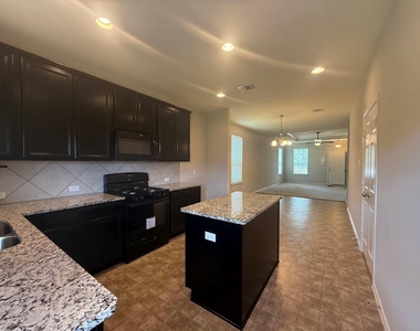 352 Martha Dr - Photo Thumbnail 10