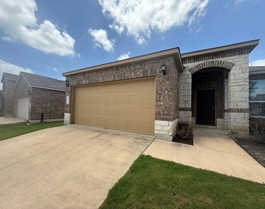 352 Martha Dr - Photo Thumbnail 2
