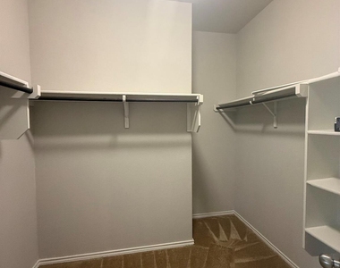 352 Martha Dr - Photo Thumbnail 21
