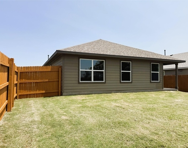 236 Lance Trl - Photo Thumbnail 3