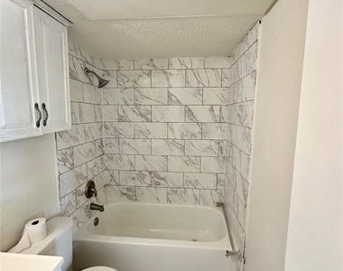 4322 Gillis St - Photo Thumbnail 16