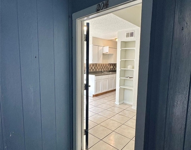 4322 Gillis St - Photo Thumbnail 11