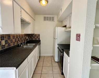 4322 Gillis St - Photo Thumbnail 7