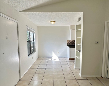 4322 Gillis St - Photo Thumbnail 10