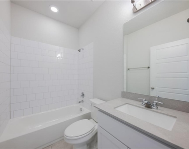 204 Cold Spring Loop - Photo Thumbnail 29