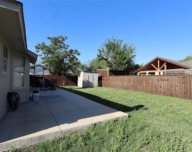 7003 Apperson St - Photo Thumbnail 3