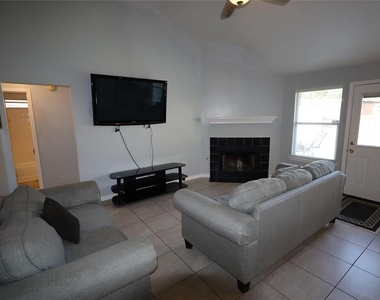 7003 Apperson St - Photo Thumbnail 8