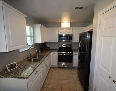 7003 Apperson St - Photo Thumbnail 6