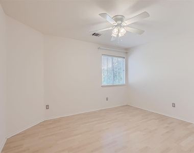 3001 Rainy River Dr - Photo Thumbnail 19