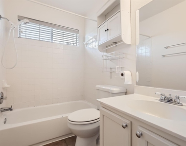 3001 Rainy River Dr - Photo Thumbnail 21