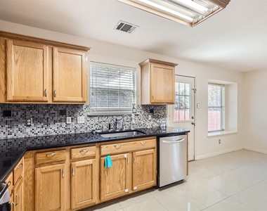 3001 Rainy River Dr - Photo Thumbnail 9