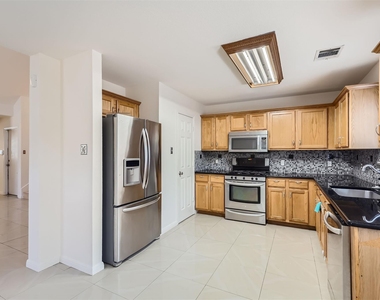 3001 Rainy River Dr - Photo Thumbnail 7