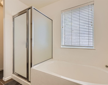 3001 Rainy River Dr - Photo Thumbnail 15