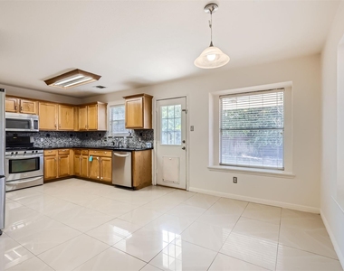 3001 Rainy River Dr - Photo Thumbnail 10